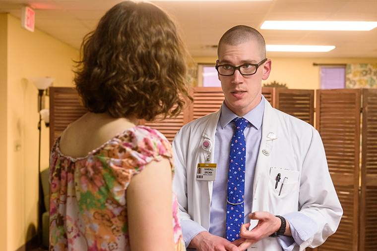 Photo of medical students working at MedZou.